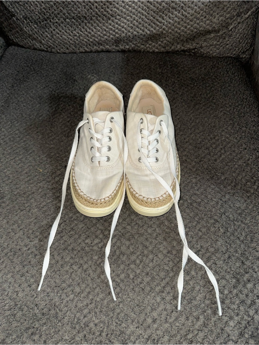 UGG Women's Evan II Canvas Sneakers Tennis Shoes Size 8.5
